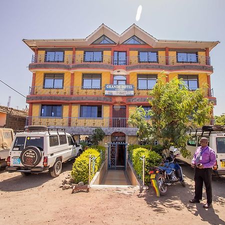 Grande Hotel Isiolo Экстерьер фото