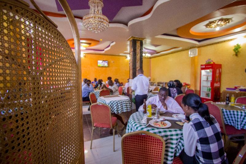 Grande Hotel Isiolo Экстерьер фото