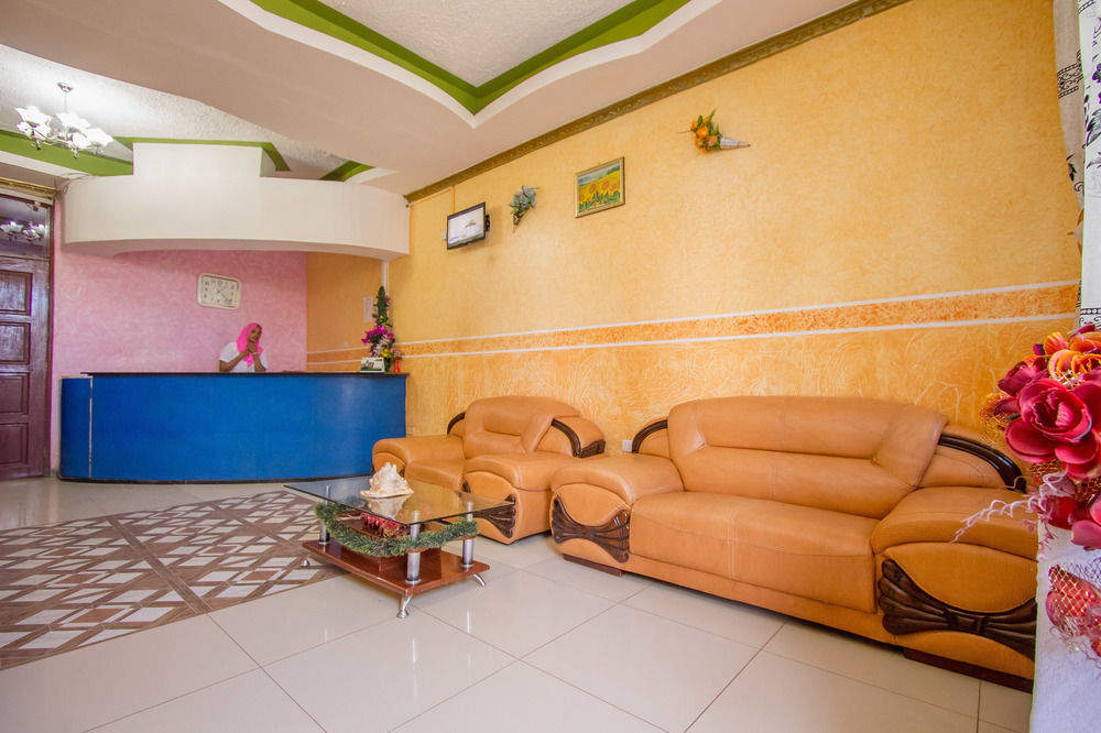 Grande Hotel Isiolo Экстерьер фото