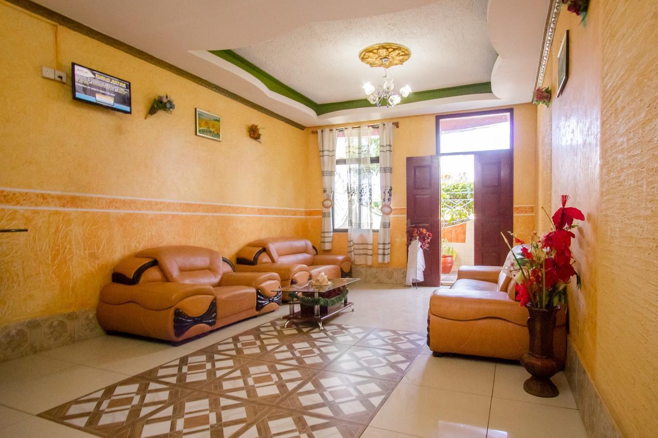 Grande Hotel Isiolo Экстерьер фото