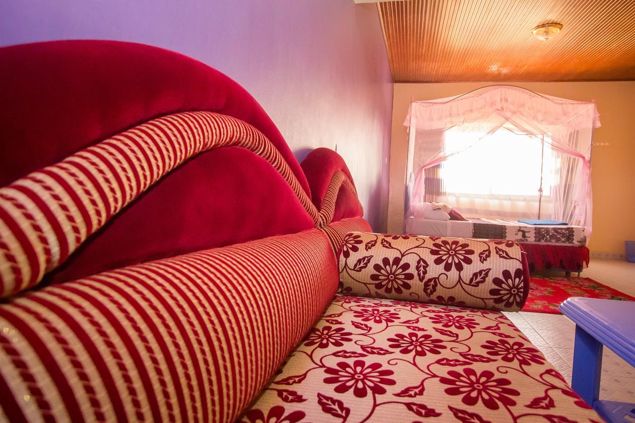 Grande Hotel Isiolo Экстерьер фото
